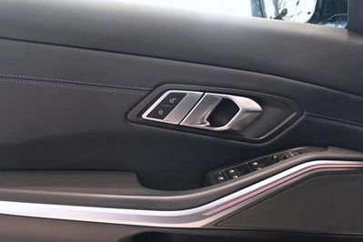BMW Seria 3 330i xDrive M Sport