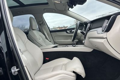 Volvo XC60 T8 Plug-In Hybrid AWD Plus Bright aut