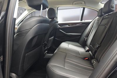 BMW Seria 5 Touring 520d xDrive Luxury Line
