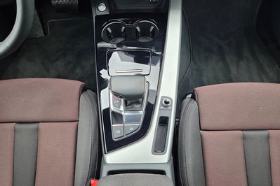 Audi A4 Avant 35 TFSI S Line