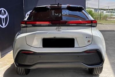 Toyota C-HR GR Sport 2.0 Hybrid Dynamic Force Plug-in