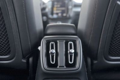 Volvo XC40 T5 Plug-In Hybrid Momentum Pro aut