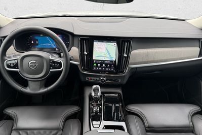 Volvo V90 T6 AWD Plug-In Hybrid Plus Dark