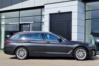 BMW Seria 5 530e xDrive Luxury Line aut