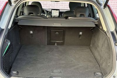 Volvo XC60 B5 AWD Ultra Dark