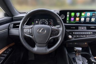 Lexus ES 300h Business Edition