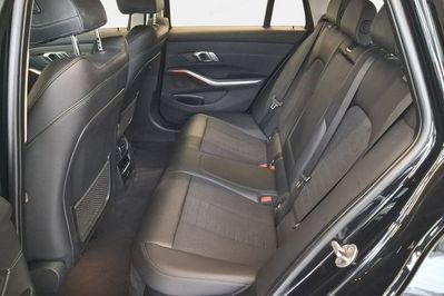BMW Seria 3 318i Luxury Line sport-aut