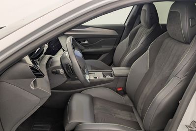 Peugeot 408 GT 1.2 mHEV e-DCS6