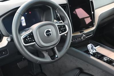 Volvo XC60 B5 AWD Ultra Dark