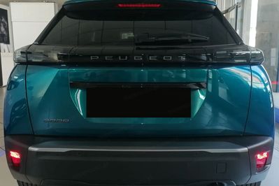 Peugeot 2008 Allure EAT8 1.2 PureTech