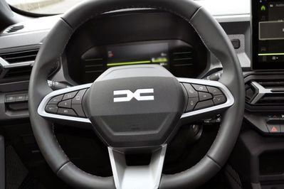 Dacia Duster Expression MMT 1.8 Full Hybrid