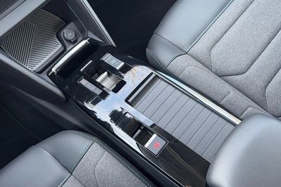Citroen C4 PureTech EAT8
