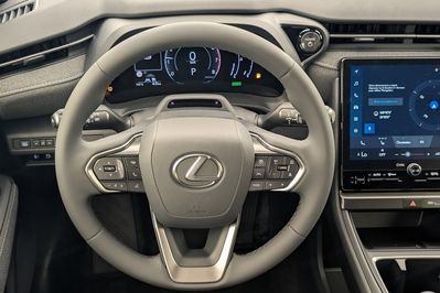 Lexus LBX 1.5 Hybrid AT