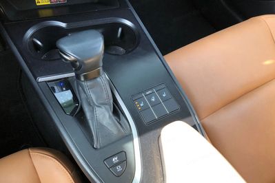 Lexus UX 250h F Sport Design 2WD