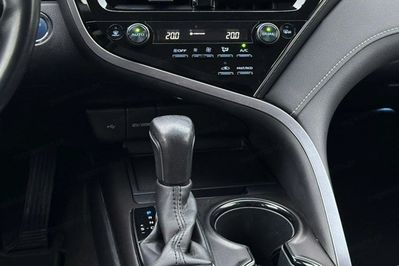 Toyota Camry 2.5 Hybrid Prestige