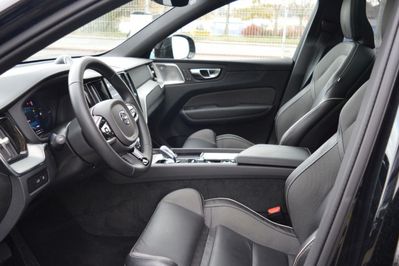 Volvo XC60 T6 Plug-In Hybrid AWD Ultra Dark aut