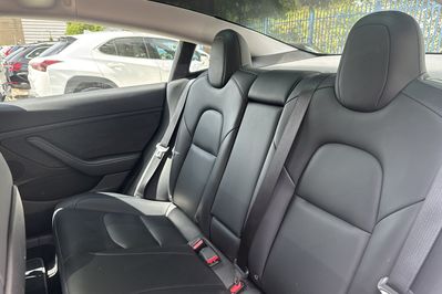 Tesla Model 3 RWD