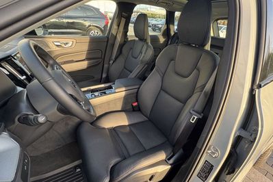 Volvo XC60 T8 Plug-in Hybrid AWD Ultra Dark