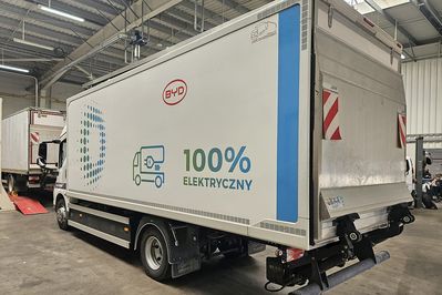 BYD ETM6 LUX Kontener + Winda