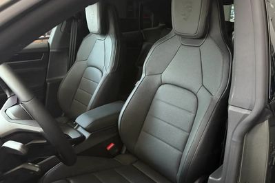 Porsche Macan 4