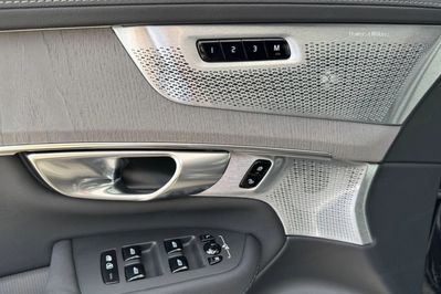 Volvo XC90 T8 AWD Plug-In Hybrid Ultra Dark 7os