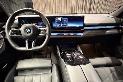 BMW Seria 5 520i mHEV M Sport aut
