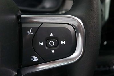 Volvo XC40 B4 Plus Dark