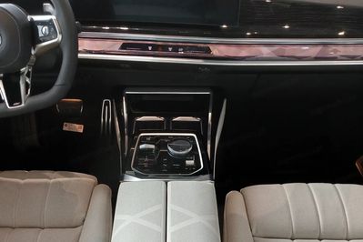 BMW Seria 7 740d xDrive M Sport