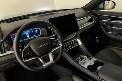 BYD Seal U DM-i  Design AWD