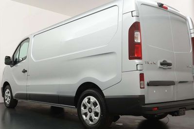 Renault Trafic L2H1 Extra AT9