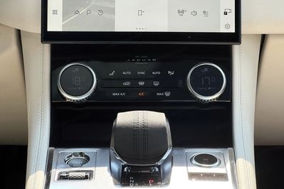 Jaguar F-Pace 2.0 D200 mHEV AWD R-Dynamic S