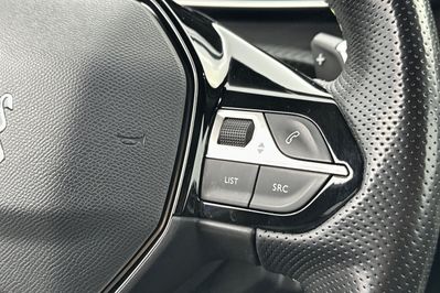 Peugeot 2008 GT 1.2 PureTech EAT8