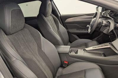 Peugeot 408 GT 1.2 mHEV e-DCS6