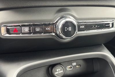 Volvo XC40 B3 Plus Dark