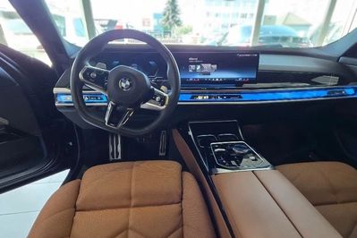 BMW Seria 7 740d xDrive M Sport