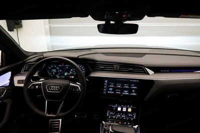 Audi Q8 SQ8 TFSI quattro Tiptronic