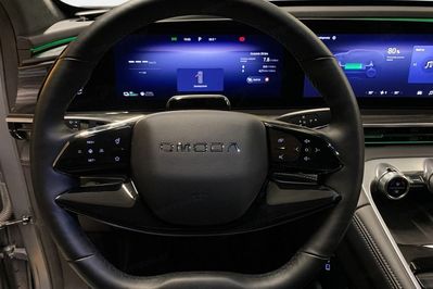 Omoda 9 1.5 Super Hybrid Exclusive Awd