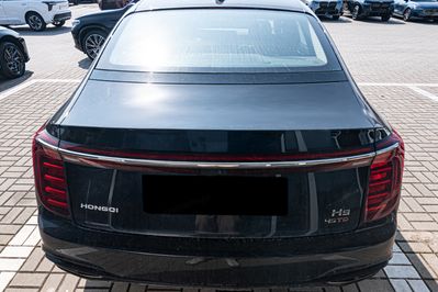 Hongqi H9 Deluxe 2.0T MHEV DSG