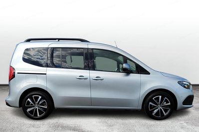 Mercedes T klasa T180d AT