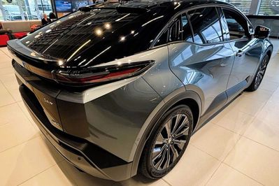 Toyota C-HR + Executive BEV