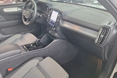 Volvo XC40 B3 Plus Dark