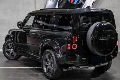 Land Rover Defender 110 P300e X-Dynamic HSE