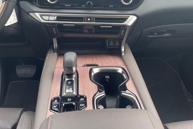 Lexus RX 450h+ Omotenashi 2.5 Hybrid Plug-in