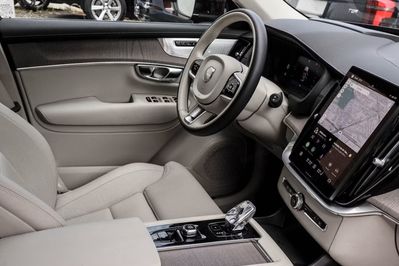 Volvo XC90 T8 Plug-In Hybrid AWD Ultra Bright 7os