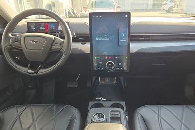 Ford Mustang Mach-E 98kWh RWD