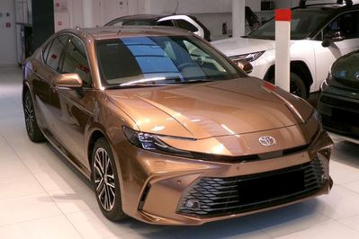 Toyota Camry Prestige 2.5 Hybrid Dynamic Force