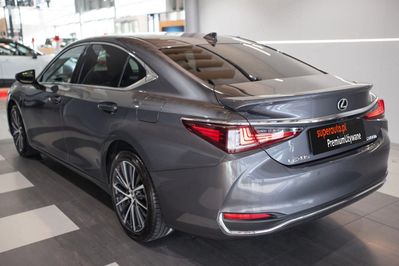 Lexus ES 300h Business Edition