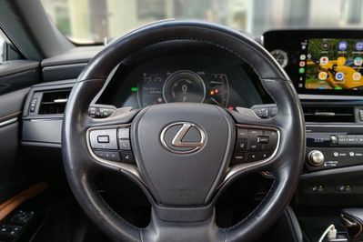 Lexus ES 300h Business Edition