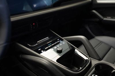 Porsche Cayenne E-Hybrid Black Edition