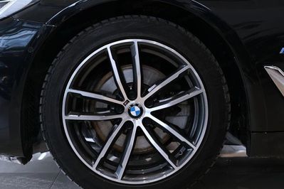 BMW Seria 5 520i mHEV aut